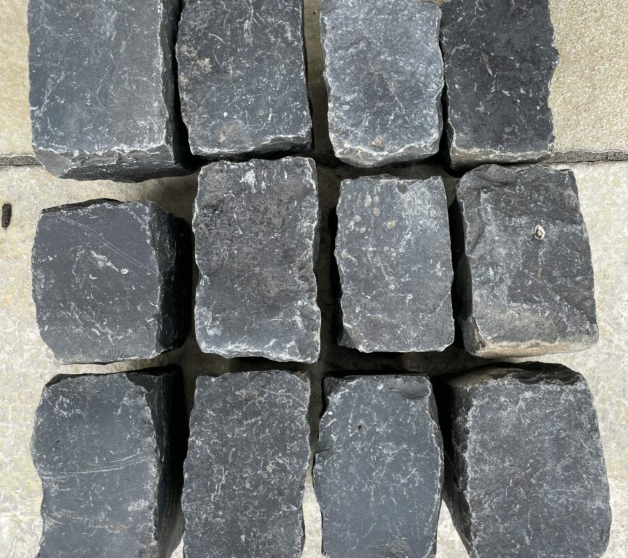 Blaubasalt-Großpflaster gebraucht